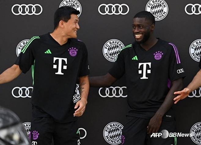 김민재(왼쪽)와 다요 우파메카노. /AFPBBNews=뉴스1