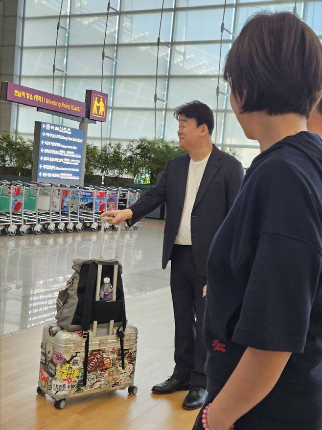 해외서 소스 홍보하기 위해 출국길에 오른 백종원 더본코리아 대표 (사진=연합뉴스)
