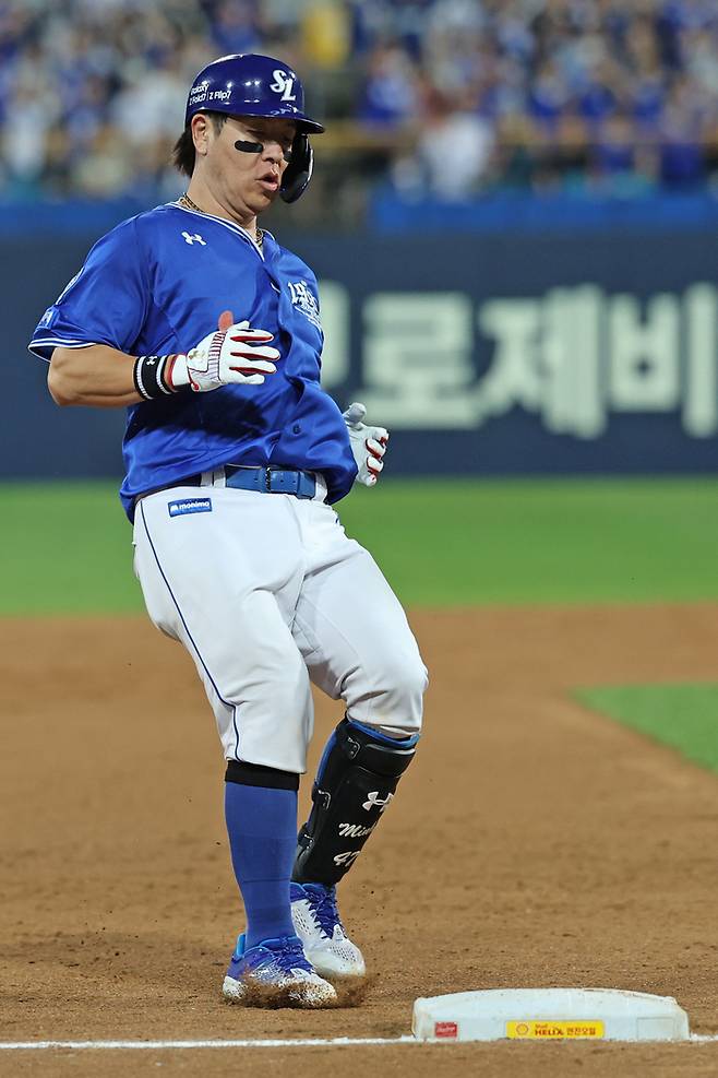 삼성 강민호가 23일 대구삼성라이온즈파크에서 열린 2025 KBO리그 두산과 경기에서 4회말 적시 3루타를 터뜨리고 있다. 사진 | 삼성 라이온즈