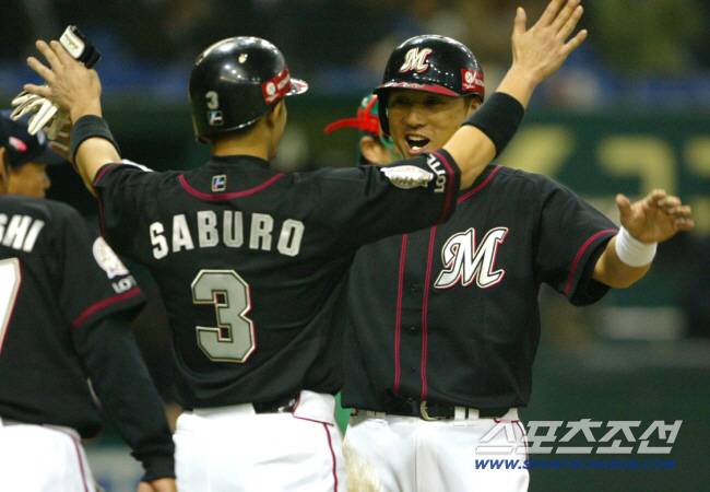 지바 롯데 시절 이승엽과 함께 활약했던 사부로 1군 수석코치는 유력한 차기 감독 후보다. 스포츠조선 DB