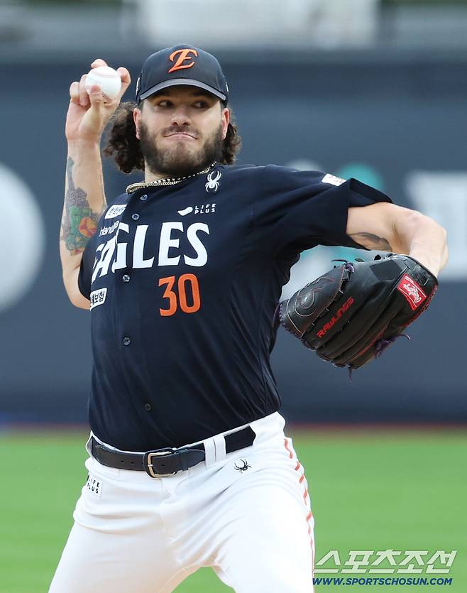 20일 수원 케이티위즈파크에서 열린 KT와 한화의 경기. 선발 투구하고 있는 한화 폰세. 수원=송정헌 기자songs@sportschosun.com/2025.09.20/