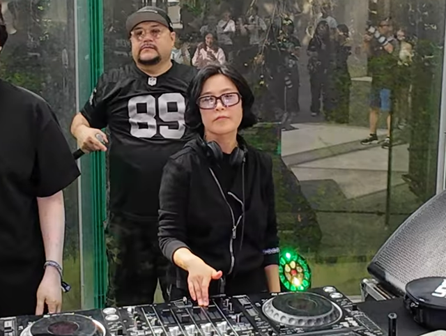 디제잉에 도전한 가수 이선희. 유튜브 채널 리마로