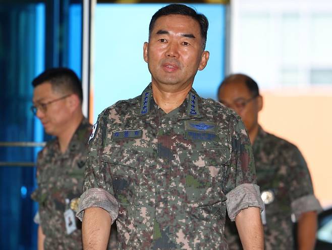 진영승 합참의장 후보자가 지난 4일 서울 용산구 육군회관에 마련된 인사청문회 준비사무실로 첫 출근하고 있다. 연합뉴스