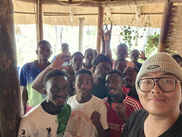 창박골'과 치주물루유나이티드 선수들. 창박골 본인 제공