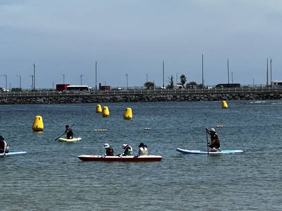 올해 여름 제주시 이호해수욕장에서 레저 체험을 하고 있는 시민들. 최충일 기자