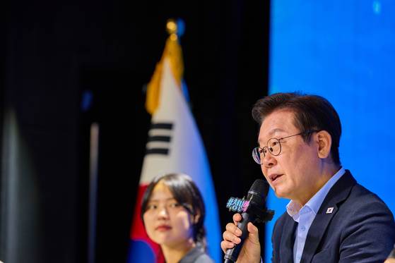 President Lee Jae Myung speaks at a youth forum held in Mapo District, western Seoul, on Sept. 19 in this photo provided by the presidential office. [JOINT PRESS CORPS]