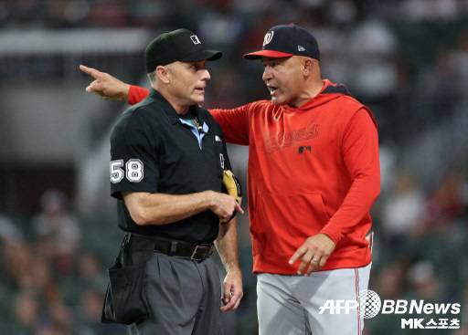 김하성의 체크스윙에 항의하던 워싱턴 감독은 퇴장당했다. 사진(美 애틀란타)=ⓒAFPBBNews = News1