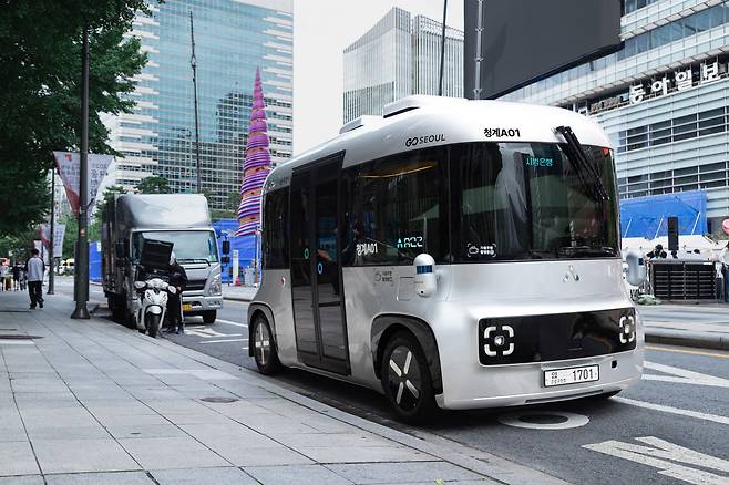 청계천 구간을 달릴 운전석 없는 자율주행 셔틀 모습. [서울시 제공]