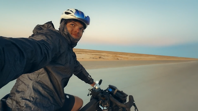 제10회 울산울주세계산악영화제가 '자연에서 이야기하다' 토크 프로그램을 통해 영화 상영을 넘어선 깊이 있는 사유와 소통의 시간을 마련한다. 젊은 산악인들의 네버 엔딩 도전 이야기 상영장 《충분해》 ⓒ울산광역시