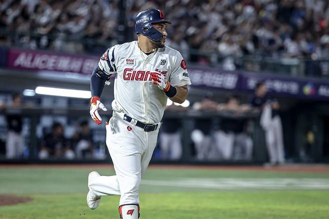 롯데 자이언츠 빅터 레이예스가 23일 울산 NC 다이노스전에 4번타자로 나선다. 사진제공｜롯데 자이언츠