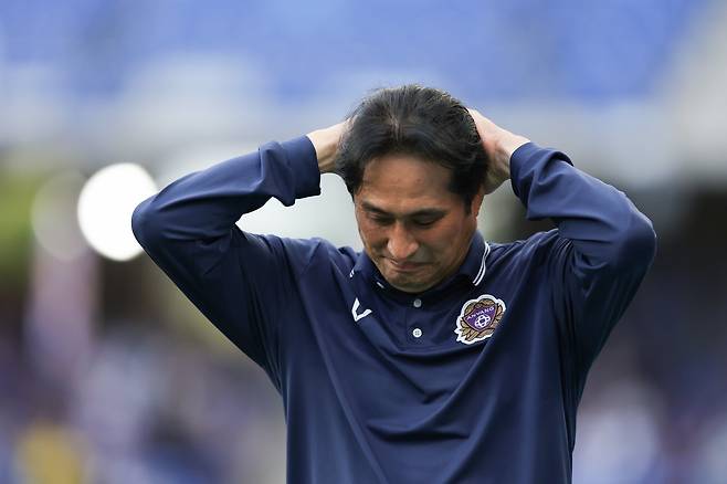 안양 유병훈 감독은 시즌 중반 이후부터 ‘실리주의’ 전략을 택했다. 시즌 초반에는 선수들이 승격 첫 시즌에서 최대한 많이 도전하고, 느끼는 것을 중시했다면, 지금은 승점을 쌓는 데 집중하고 있다. 그 결과, 최근 4경기 연속 무패(3승1무)의 호성적을 거두고 있다. 사진제공｜한국프로축구연맹