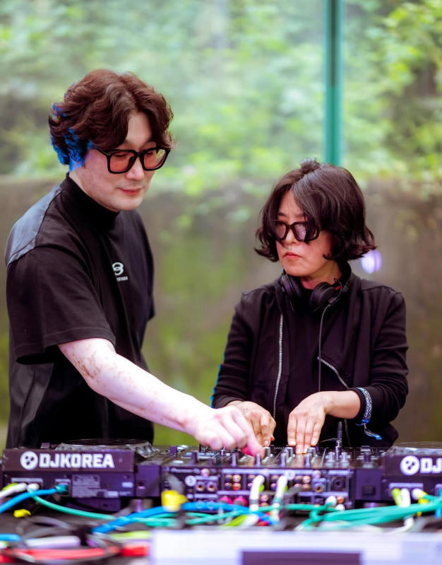 울트라 코리아 SNS