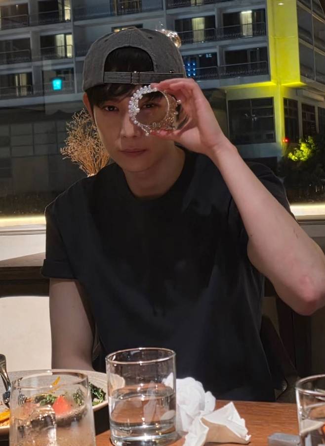 김영대. 사진|김유정 인스타그램