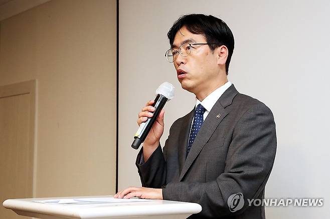 K-주소 글로벌 아카데미 제1기 몽골 연수단 수료식 (서울=연합뉴스) 김민재 행정안전부 차관이 2일 서울시 강남구 소노펠리체 컨벤션 토파즈홀에서 열린 'K-주소 글로벌 아카데미' 제1기 몽골 연수단 수료식에 참석해 인사말을 하고 있다. 2025.9.2 [행정안전부 제공. 재판매 및 DB 금지] photo@yna.co.kr