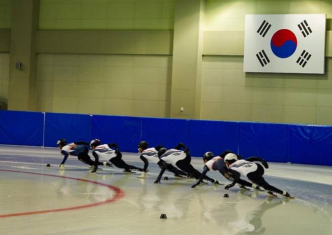 훈련하는 쇼트트랙 대표팀 [연합뉴스 자료사진]