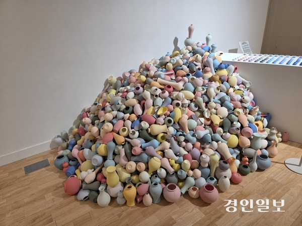 백인교 作 ‘확장하는 팔레트- 색의 아카이브’. 2025.9.22 /이시은기자see@kyeongin.com