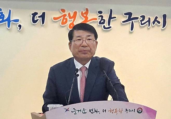 ▲ 기자회견을 통해 구리시 현안에 대한 입장을 밝히는 백경현 구리시장.