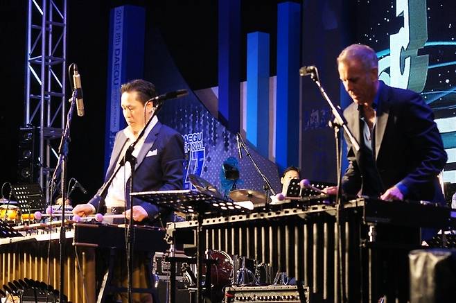 ▲ 벡진우와 스승 조르크 듀엣 공연