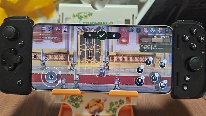 - 매핑을 지원하는 컨트롤러는 사용할 수 있다 "사진의 컨트롤러는 레이저 키시 V2"