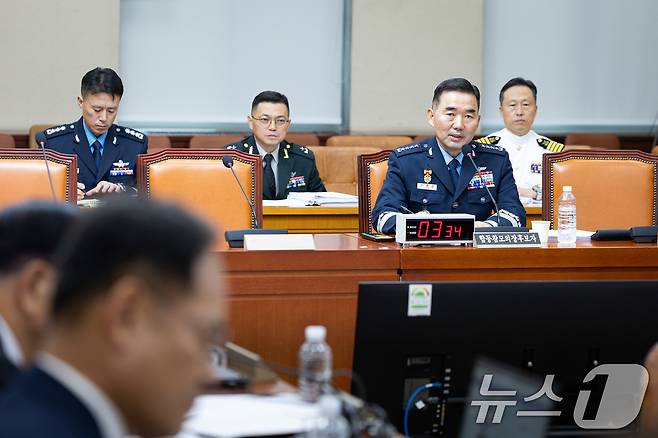 진영승 합동참모의장 후보자가 24일 서울 여의도 국회에서 열린 국방위원회의 합동참모의장후보자 인사청문회에 출석해 의원 질의에 답하고 있다. 2025.9.24/뉴스1 ⓒ News1 유승관 기자