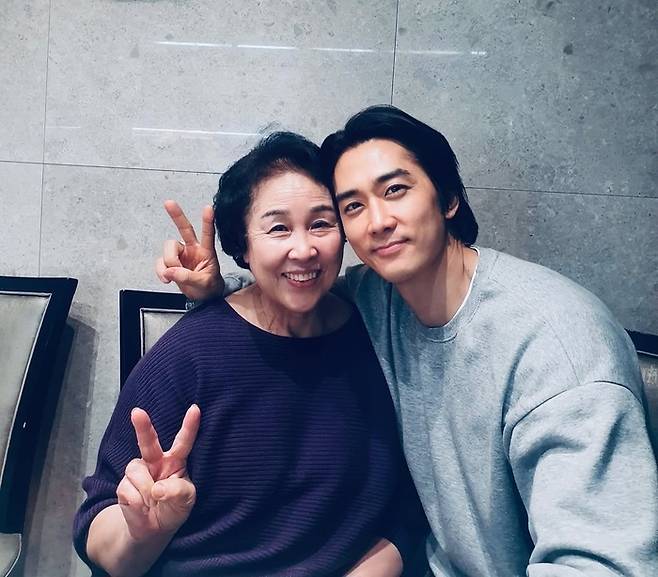 사진ㅣ송승헌 SNS