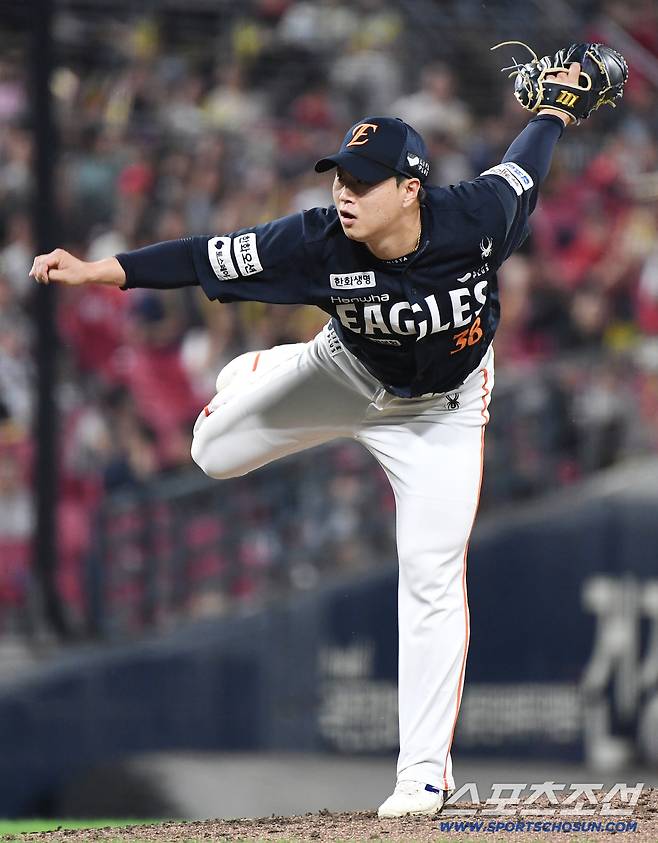 18일 광주 기아챔피언스필드에서 열린 한화-KIA전. 4회말 등판한 김종수가 투구하고 있다. 광주=정재근 기자 cjg@sportschosun.com/2025.9.18/