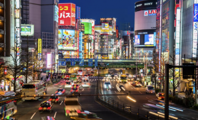 일본 도쿄 신주쿠. 일본정부관광국