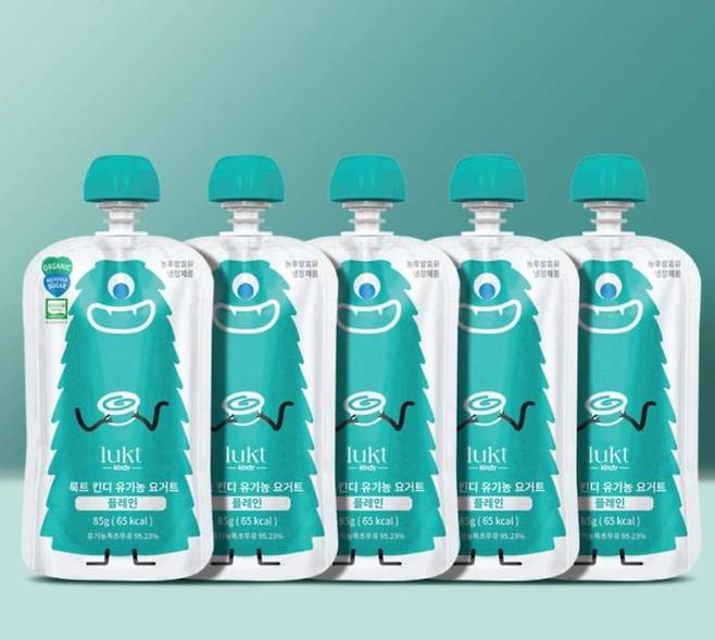 룩트 킨디 유기농 요거트. 일부 제품에서 제습제인 실리카겔이 혼입돼 논란이 일었다./룩트 제공