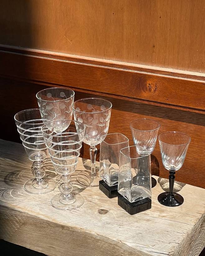 오브제가 가득한 서순라길 소품숍. 인스타그램 @otyg____