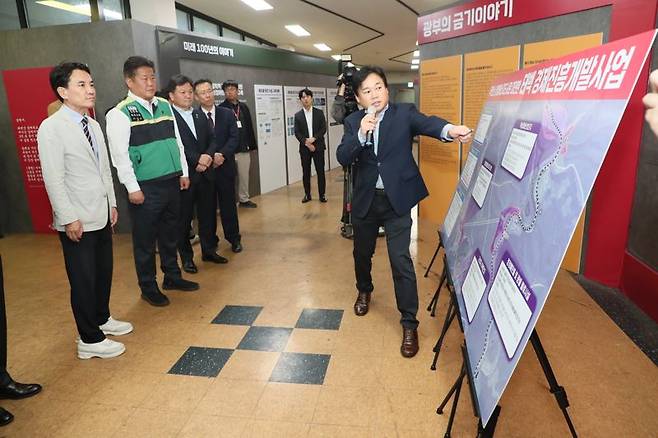 김진태 도지사가 24일 태백시를 방문해 조기폐광지역 경제진흥사업 추진 상황을 점검했다. 강원자치도 제공