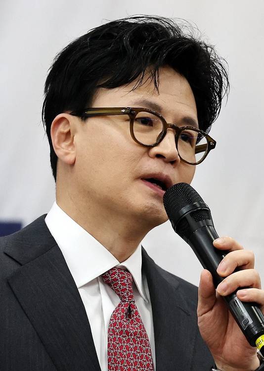 지난 8월 11일 오후 광주 서구 홀리데이인 광주호텔에서 열린 김화진 국민의힘 전남도당 위원장 취임식에서 한동훈 전 대표가 축사하고 있다. 2025.8.11 [사진=연합뉴스]