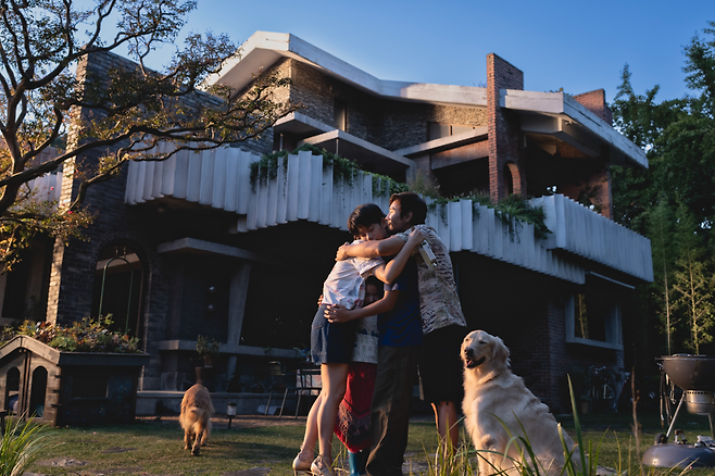 영화 <어쩔수가없다>의 한 장면. CJ ENM 제공