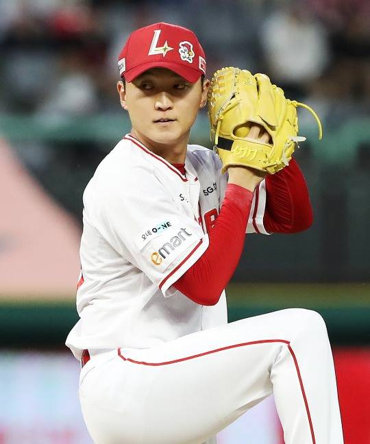 역투하는 SSG 김건우. 사진[연합뉴스]