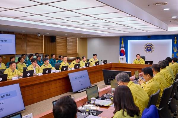 ▲ 지난달 21일 이재명 대통령이 수석보좌관회의를 주재하고 있다. 사진=대통령실