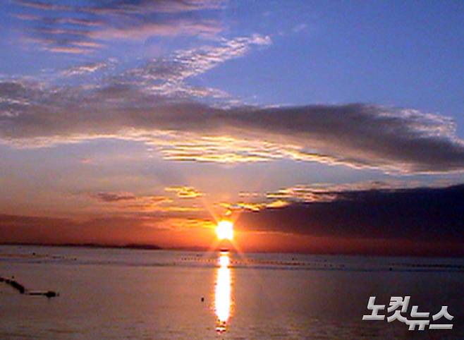 전북 새만금의 노을. 김용완 기자