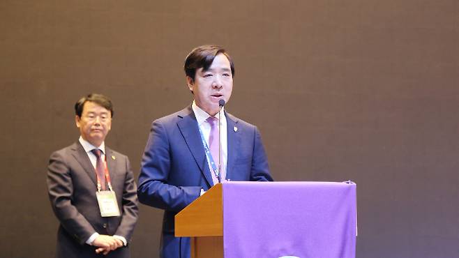 한신대학교 강성영 총장이 총회 인준 직후 인사말을 하고 있다. 한신대학교 제공