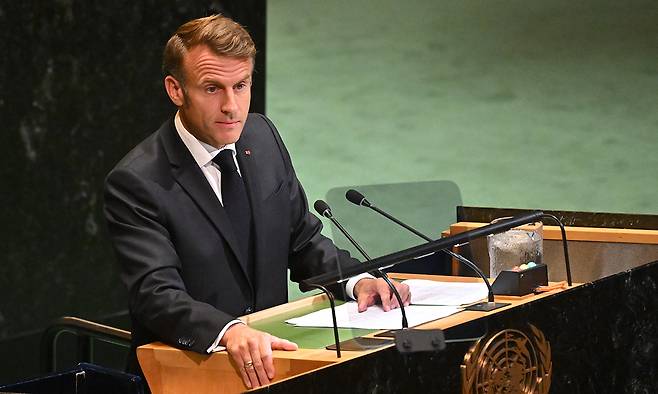 22일(현지시간) 미국 뉴욕의 UN본부에서 발언 중인 에마뉘엘 마크롱 프랑스 대통령. EPA연합뉴스
