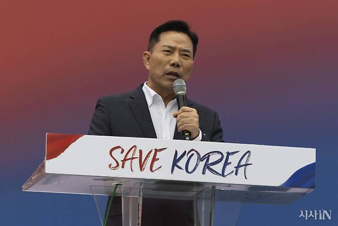 3월1일 서울 여의도에서 열린 ‘세이브코리아 국가비상기도회’에서 발언하고 있는 손현보 목사. ⓒ시사IN 이명익