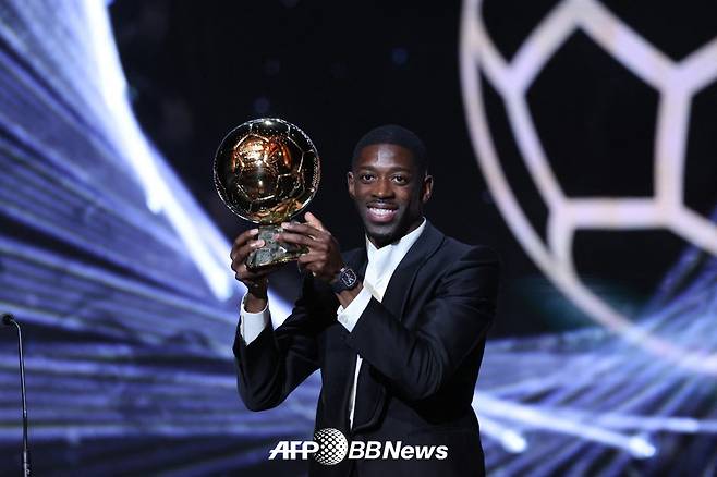 2025 발롱도르 1위 영예를 안은 우스만 뎀벨레. /AFPBBNews=뉴스1