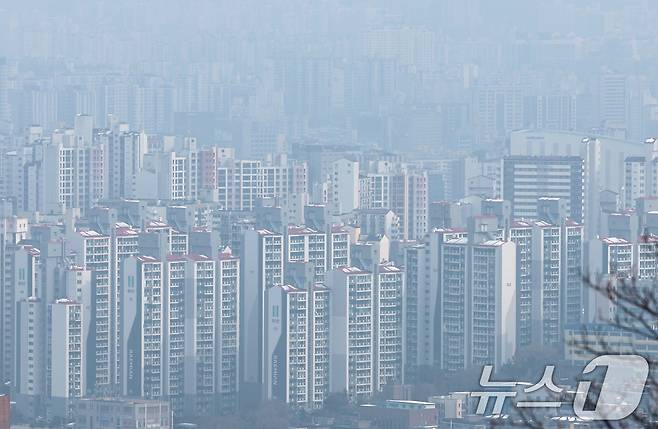 서울·수도권 분양 단지에는 수만 명이 몰리는 반면, 지방 일부 단지는 청약 미달이 이어지며 분양 시장 양극화가 심화되고 있다./뉴스1 ⓒ News1 구윤성 기자