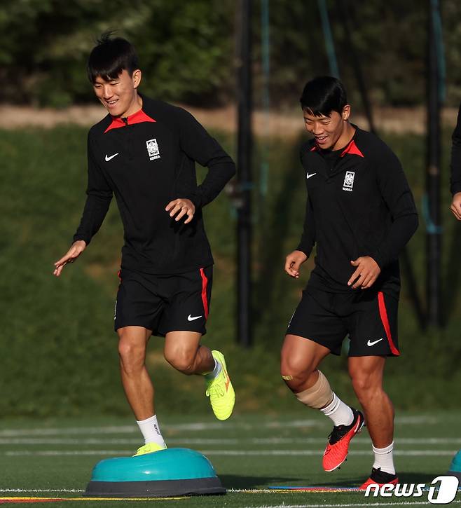 홍명보호가 10월 2연전을 앞두고 있다. 황인범(왼쪽)도 부상에서 회복했고 황희찬도 출전 시간을 늘리고 있다. 쓸 수 있는 카드가 더 많아진 홍명보호다. ⓒ News1 김성진 기자