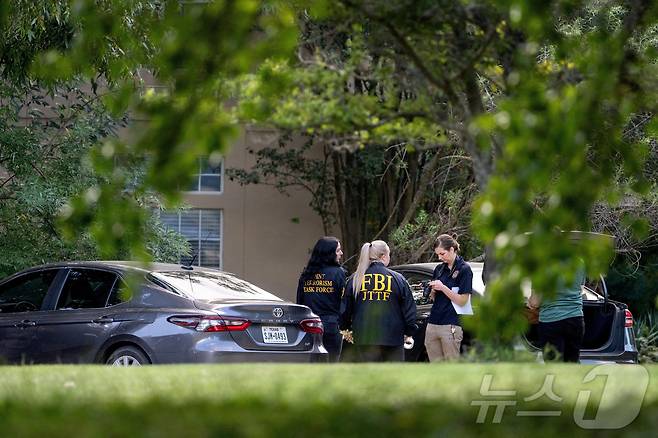 24일(현지시간) 미국 달라스 이민세관단속국(ICE) 지부 사무소에서 발생한 총격 사건의 범인으로 지목된 조슈아 안의 자택 앞. 2025. 09. 24. ⓒ 로이터=뉴스1 ⓒ News1 양은하 기자