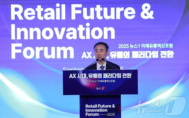 임문영 국가인공지능전략위원회 부위원장이 25일 서울 소공동 롯데호텔에서 'AX 시대, 유통의 패러다임 전환'을 주제로 열린 '2025 뉴스1 미래유통혁신포럼(RFIF)'에서 기조강연을 하고 있다. 2025.9.25/뉴스1 ⓒ News1 박지혜 기자