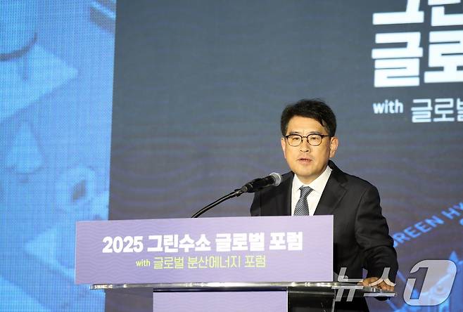 25일 오전 제주국제컨벤션센터에서 열린 2025 그린수소 글로벌 포럼 개막식에서 현대차·기아 R&D본부장 양희원 사장이 축사를 하고 있다.2025.9.25/뉴스1 ⓒ News1 고동명 기자