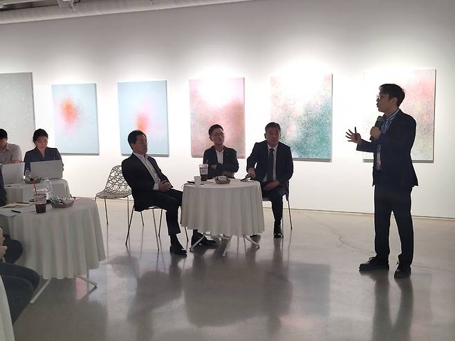 발표 중인 김동민 JLK 대표. (HLB그룹 제공)