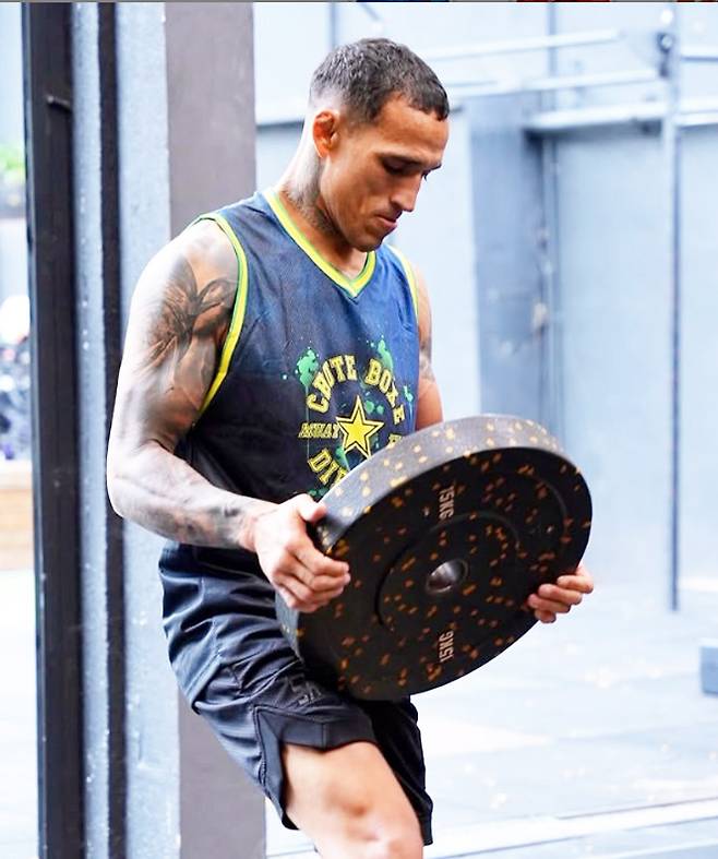 찰스 올리베이라. 사진 |  찰스 올리베이라