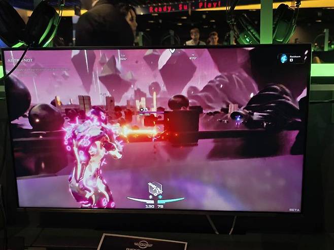 워프드 유니버스