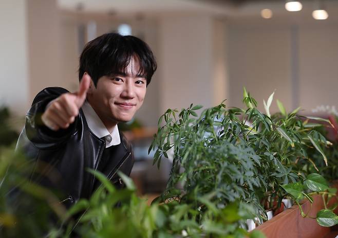 배우 이준영이 18일 오후 서울 중구 KG타워에서 진행된 일간스포츠와의 인터뷰에 앞서 포즈를 취하고 있다. 김민규 기자 mgkim1@