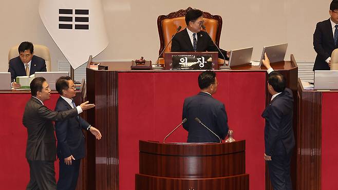 신속처리안건 지정동의의 건 개표 관련 여야 언쟁