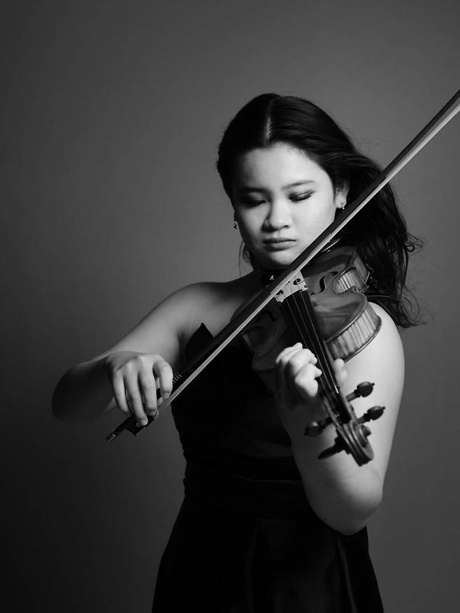 바이올리니스트 마에다 히나. / 사진출처. 국립심포니오케스트라. ⓒ Taira Tairadate